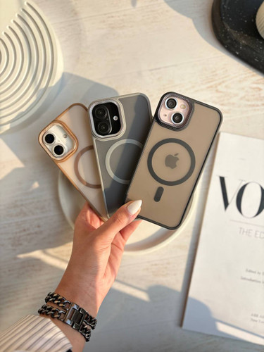 قاب لنز کربن مات،مگ سیف فعال،دور لنز و دکمه ها طرح کربن