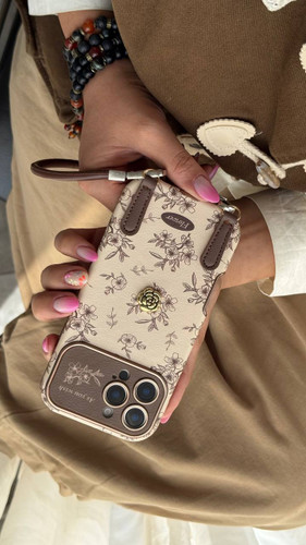 قاب آیفون ویکتورین استایل قهوه ایی + بند ست