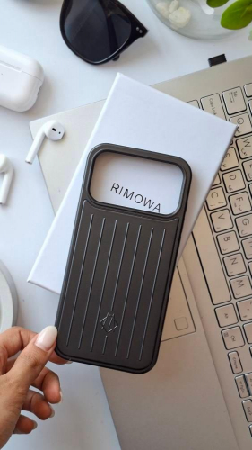 قاب RIMOWA2