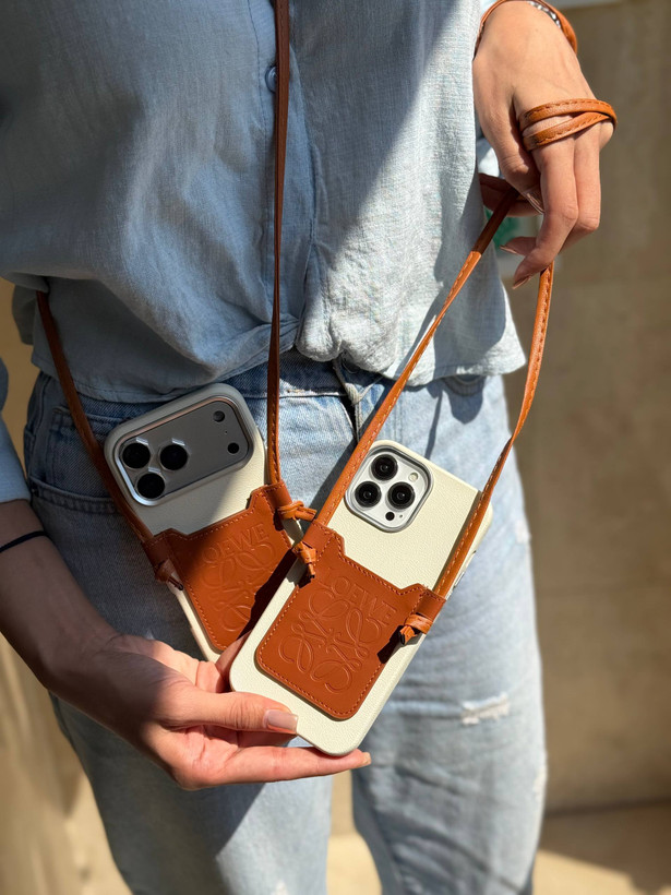 قاب loewe چرمی
